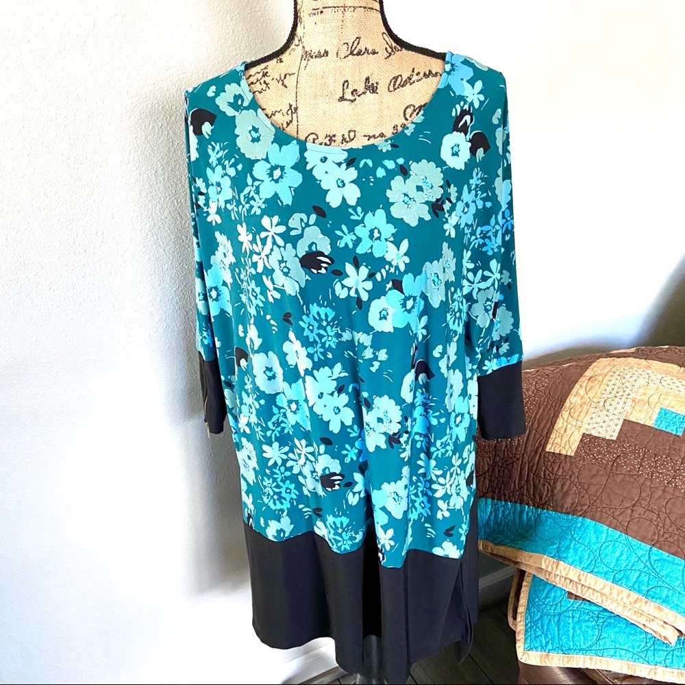 WOMAN WITHIN Zip Sleeve 2 Tone Floral Tunic